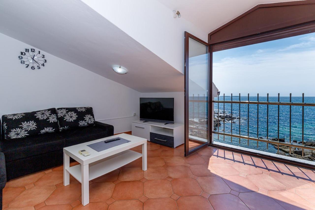 Cuvi Beach Apartments ロヴィニ エクステリア 写真