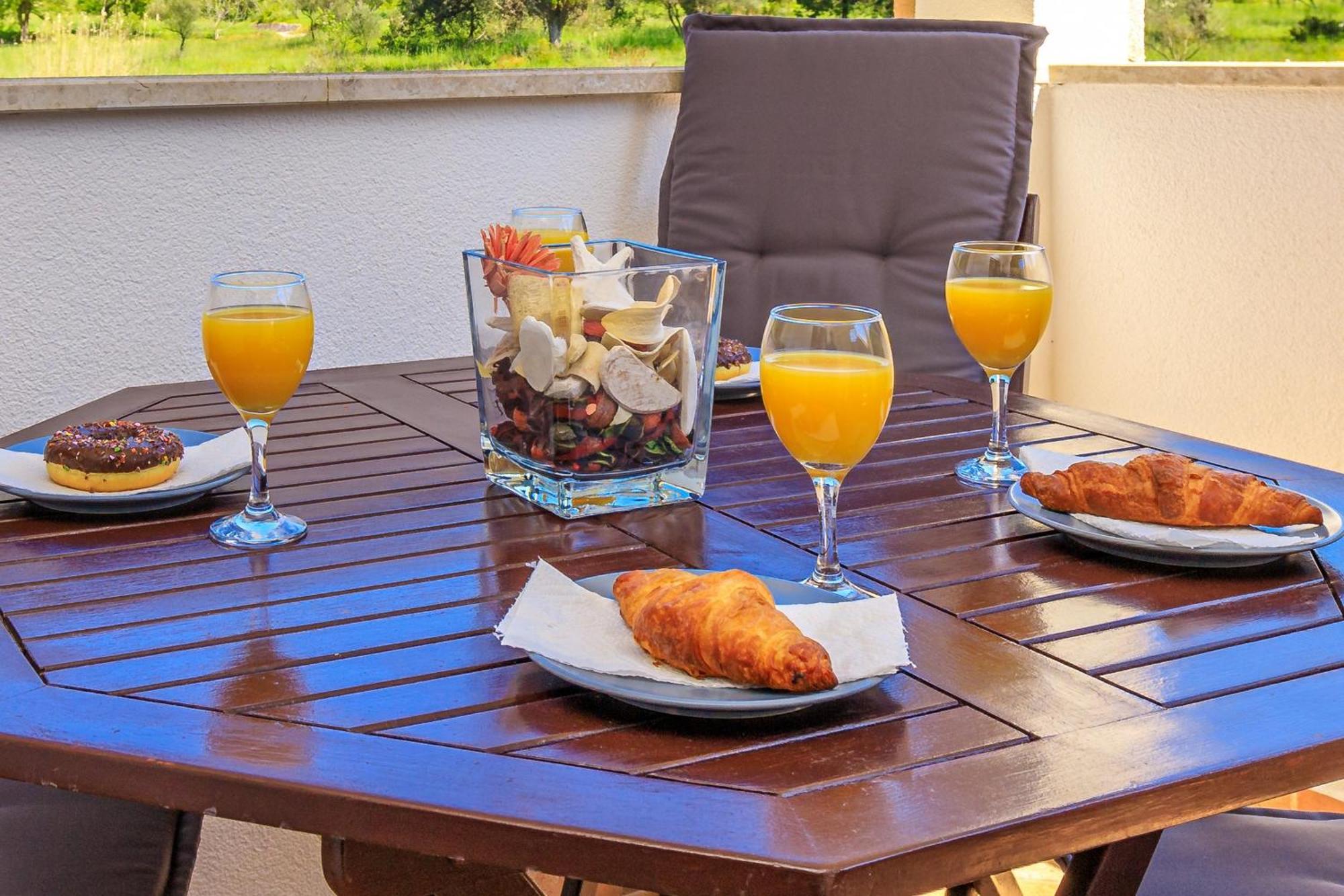 Cuvi Beach Apartments ロヴィニ 部屋 写真