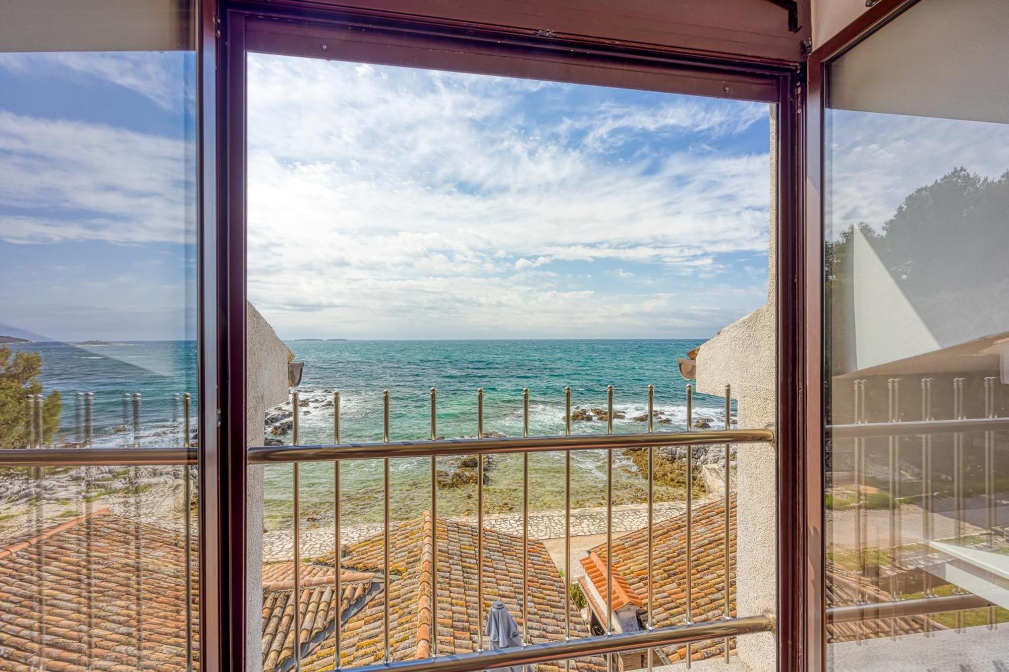 Cuvi Beach Apartments ロヴィニ エクステリア 写真