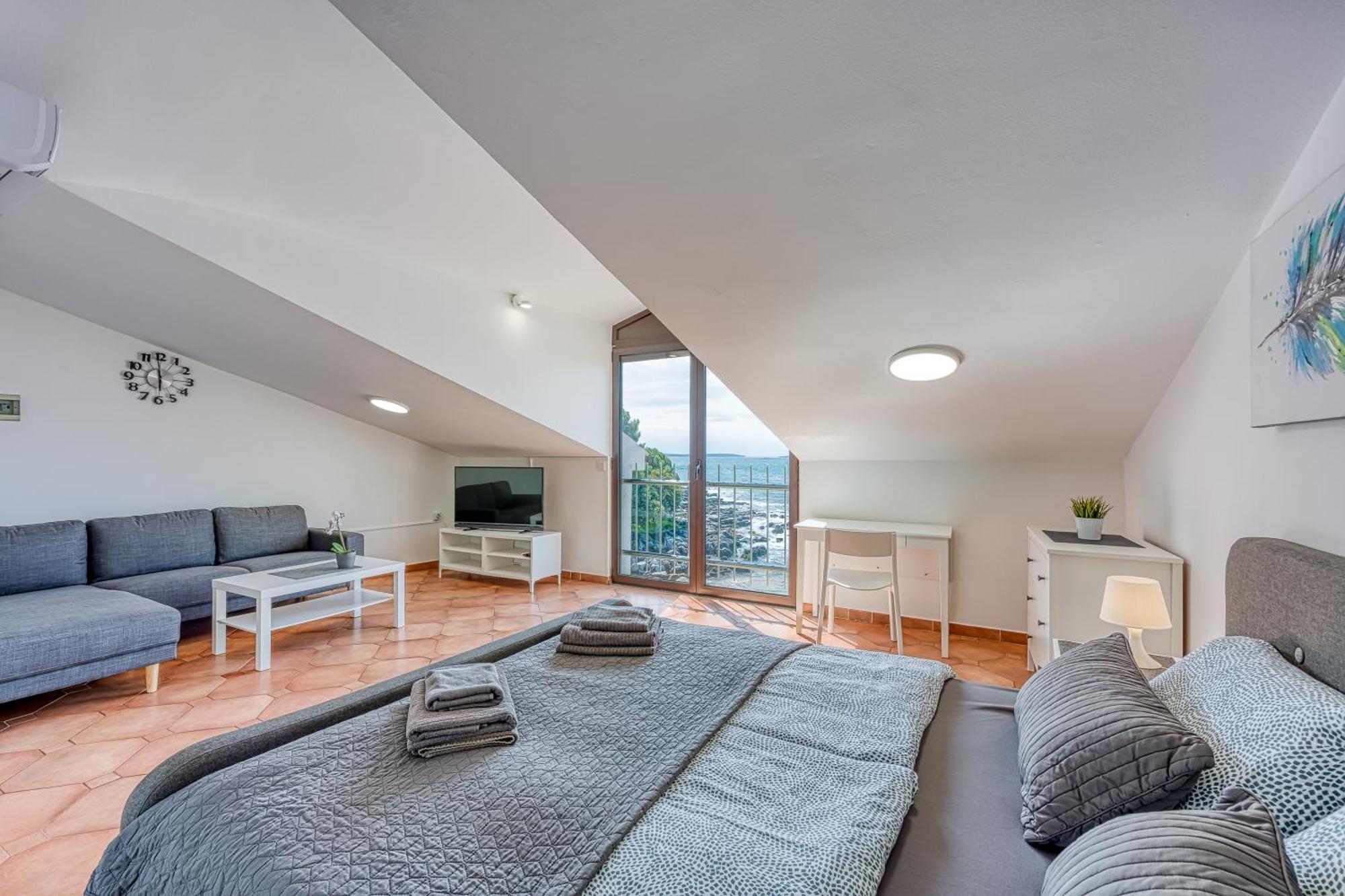 Cuvi Beach Apartments ロヴィニ エクステリア 写真